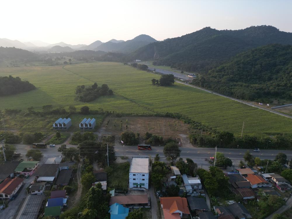 เขาใหญ่ กม.8 4ไร่ 3งาน 98ตร.ว.  (2แปลง)